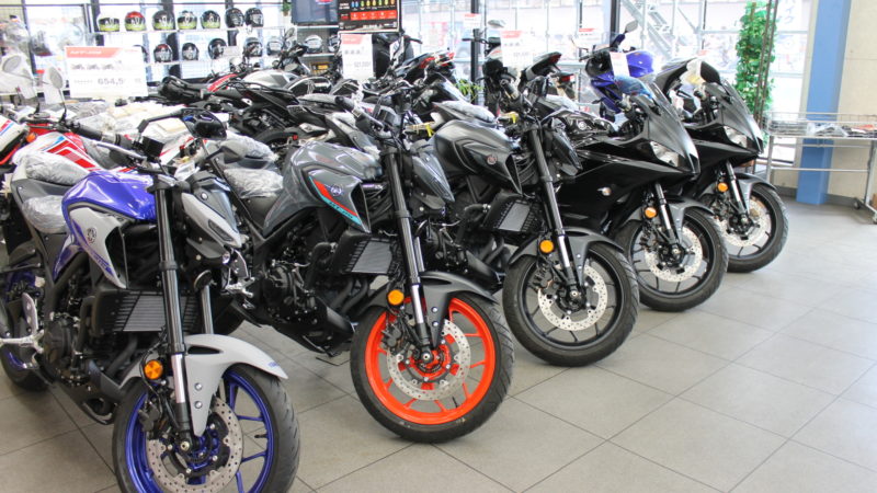 YZF-R25 MT-25 MT-03 新車　入荷しました！